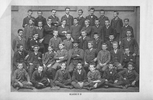 sj190405-11